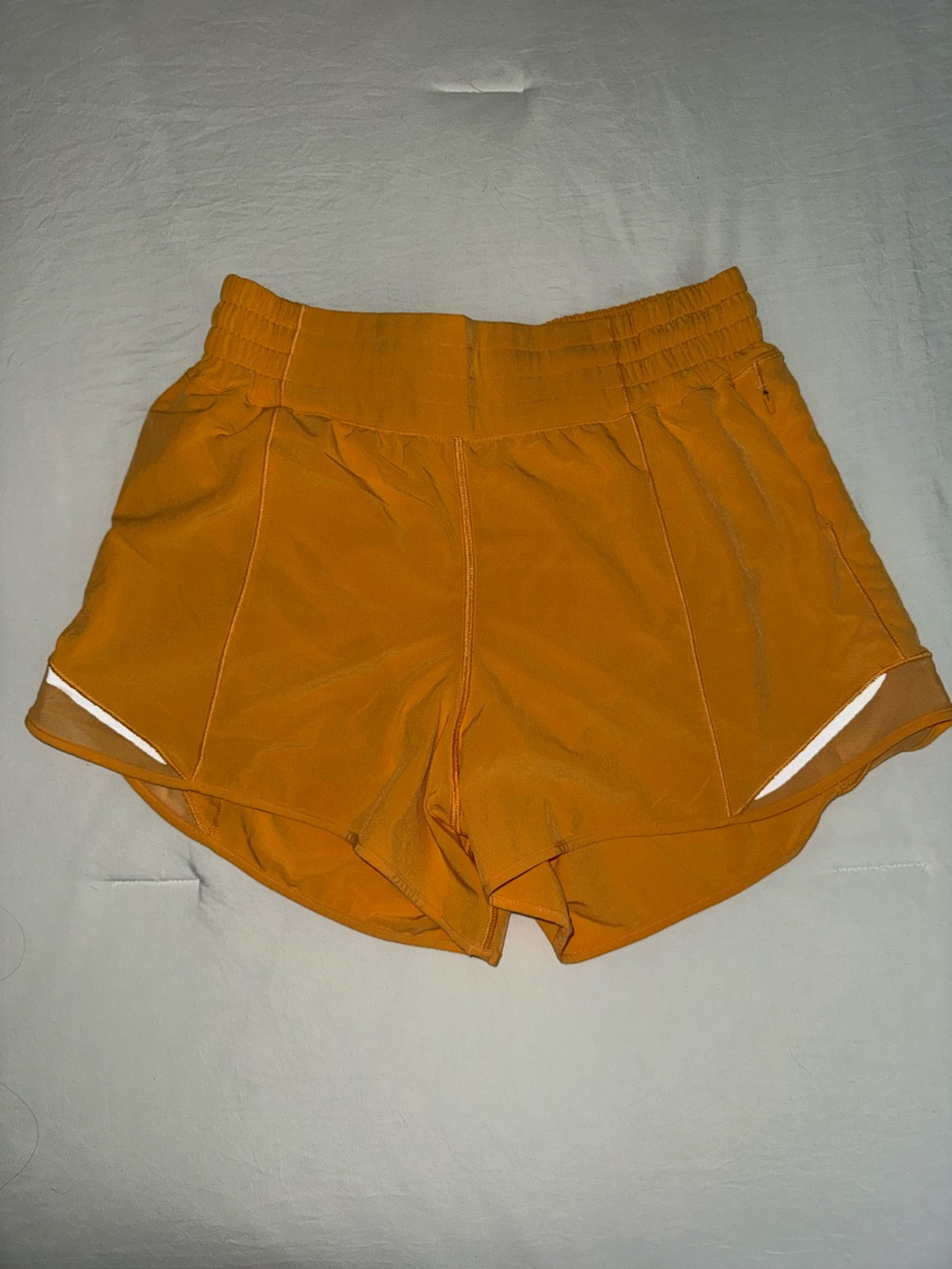 Lululemon Hotty Hot High-Rise Lined Short 4” size 8
